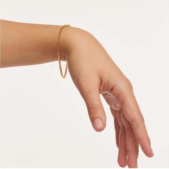 GOLD 18k Gold Plated Box Chain Bracelet - Picture 2 of 4